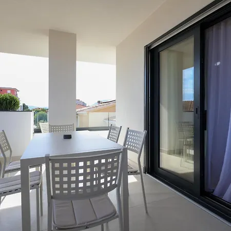 Elegant New Luxe 2br Azulis Apartment#7 - Big Terrace - Smart Check-in - Free Secure Parking Lejlighed *