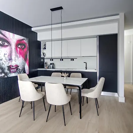 Elegant New Luxe 2br Azulis Apartment#7 - Big Terrace - Smart Check-in - Free Secure Parking *