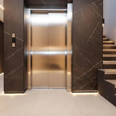 Azulis Pisano Suite 7 City View *