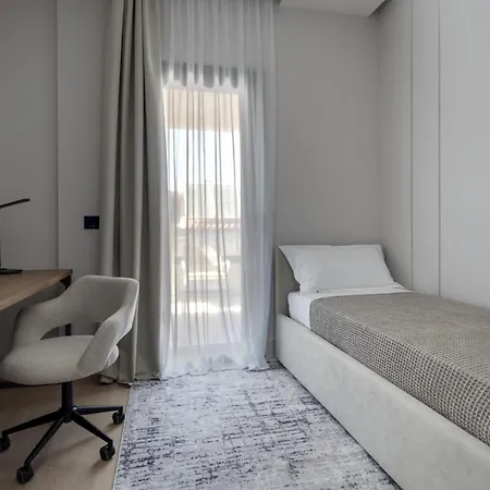 Azulis Pisano Suite 7 City View