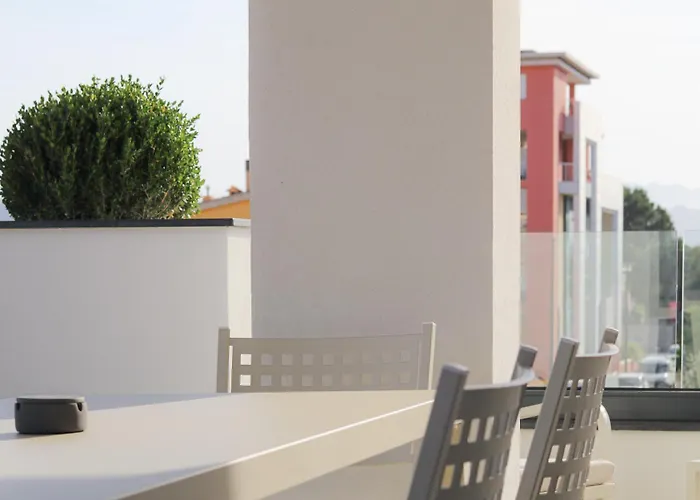 Elegant New Luxe 2br Azulis Apartment#7 - Big Terrace - Smart Check-in - Free Secure Parking *