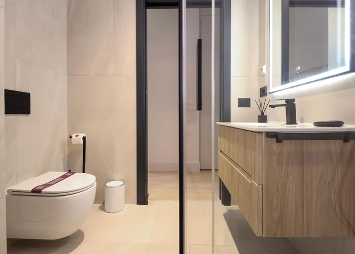 Elegant New Luxe 2br Azulis Apartment#7 - Big Terrace - Smart Check-in - Free Secure Parking オルビア