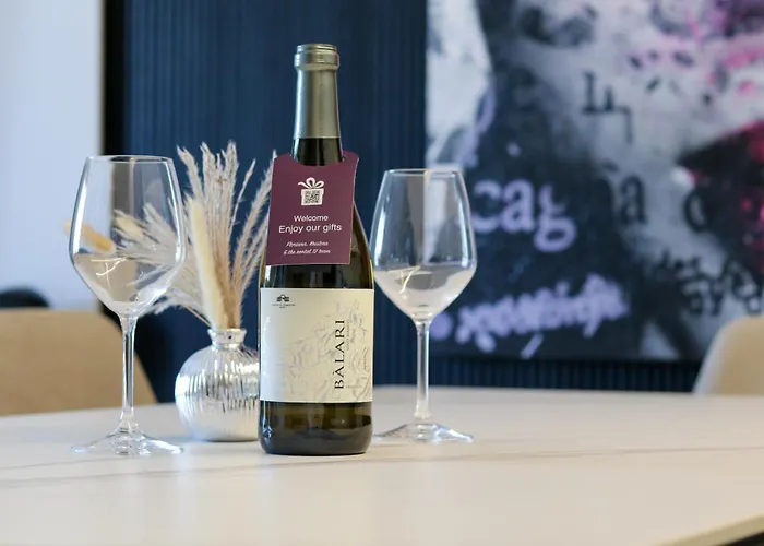 Elegant New Luxe 2br Azulis Apartment#7 - Big Terrace - Smart Check-in - Free Secure Parking アパート