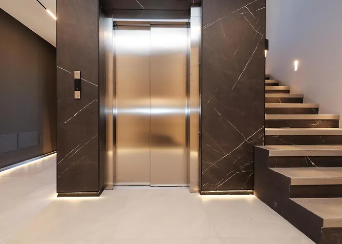 Elegant New Luxe 2br Azulis Apartment#7 - Big Terrace - Smart Check-in - Free Secure Parking *