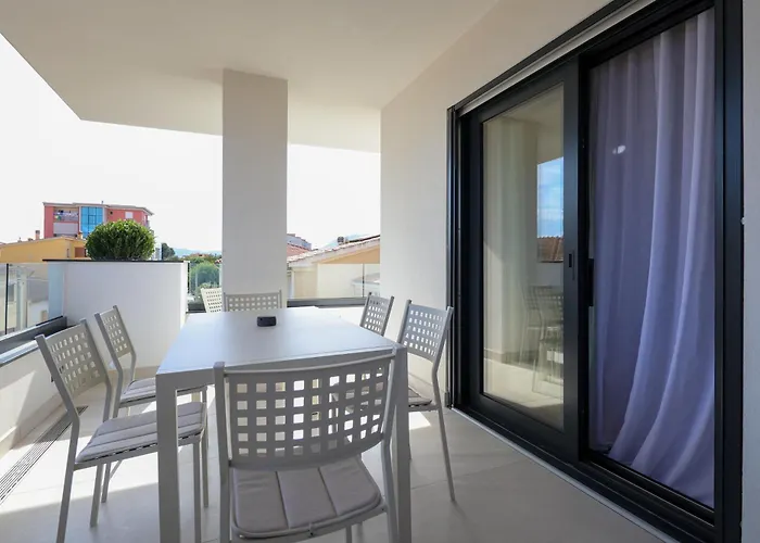 Elegant New Luxe 2br Azulis Apartment#7 - Big Terrace - Smart Check-in - Free Secure Parking アパート *