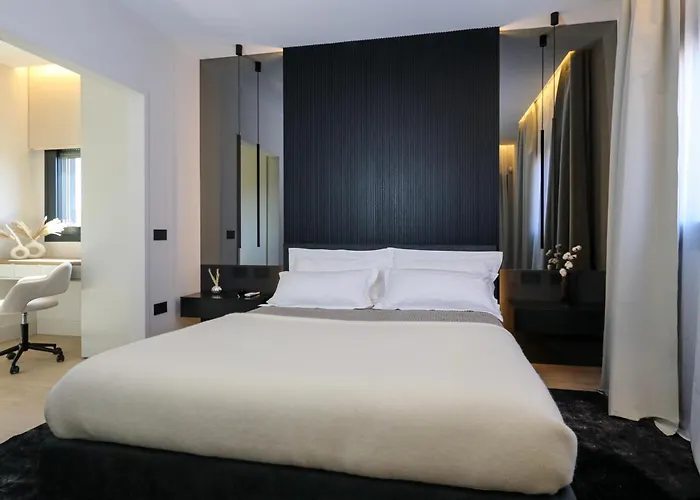 Elegant New Luxe 2br Azulis Apartment#7 - Big Terrace - Smart Check-in - Free Secure Parking *