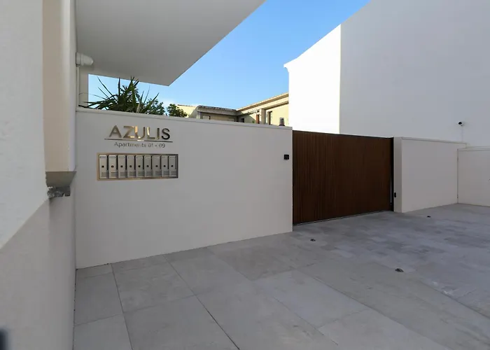 Elegant New Luxe 2br Azulis Apartment#7 - Big Terrace - Smart Check-in - Free Secure Parking オルビア