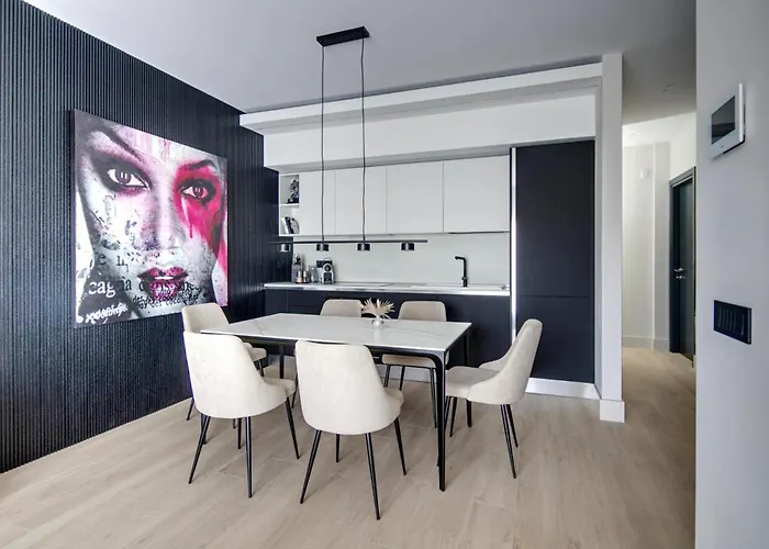 Elegant New Luxe 2br Azulis Apartment#7 - Big Terrace - Smart Check-in - Free Secure Parking *